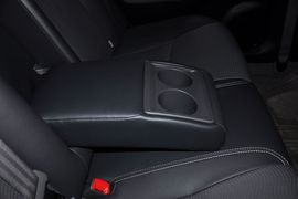 2012款一汽丰田普锐斯1.8L豪华先进版