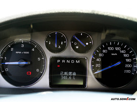 08款凯雷德内饰