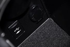 2012款一汽丰田普锐斯1.8L豪华先进版