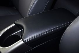 2012款一汽丰田普锐斯1.8L豪华先进版