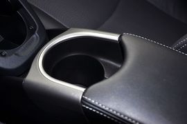 2012款一汽丰田普锐斯1.8L豪华先进版