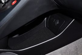 2012款一汽丰田普锐斯1.8L豪华先进版