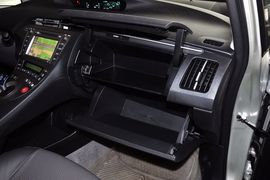 2012款一汽丰田普锐斯1.8L豪华先进版