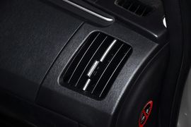 2012款一汽丰田普锐斯1.8L豪华先进版