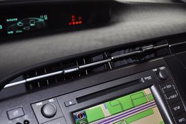 2012款一汽丰田普锐斯1.8L豪华先进版