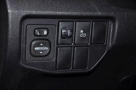 2012款一汽丰田普锐斯1.8L豪华先进版