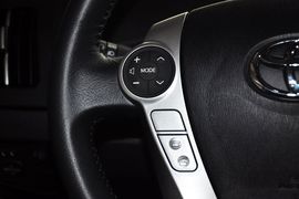 2012款一汽丰田普锐斯1.8L豪华先进版