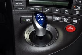 2012款一汽丰田普锐斯1.8L豪华先进版