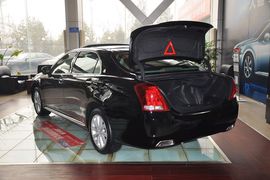 2011款丰田皇冠2.5L