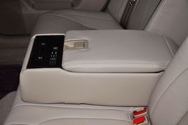 2011款丰田皇冠2.5L