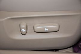 2011款丰田皇冠2.5L