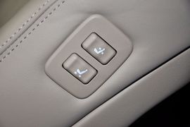 2011款丰田皇冠2.5L
