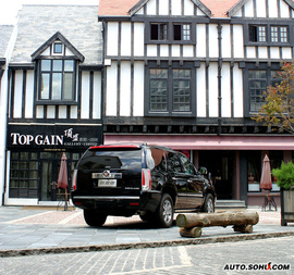 08款凯雷德外观