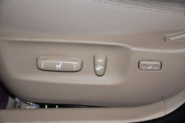 2011款丰田皇冠2.5L