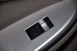 2011款一汽丰田卡罗拉1.6L