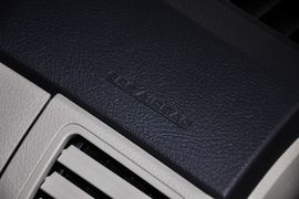 2011款一汽丰田卡罗拉1.6L