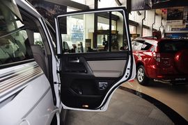 2010款丰田兰德酷路泽4.7L