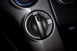 2010款丰田兰德酷路泽4.7L