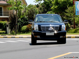 08款凯雷德外观
