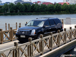 08款凯雷德外观