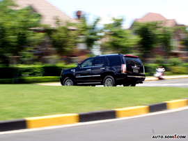 08款凯雷德外观