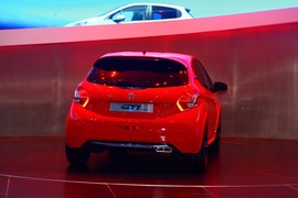   标致208GTi概念车日内瓦车展实拍