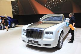 2013款劳斯莱斯幻影敞篷版日内瓦车展实拍
