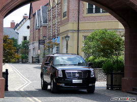 08款凯雷德外观