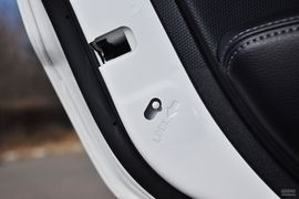 2012款三菱欧蓝德劲界3.0L豪华导航版