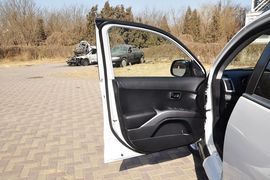 2012款三菱欧蓝德劲界3.0L豪华导航版