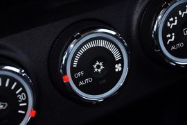 2012款三菱欧蓝德劲界3.0L豪华导航版