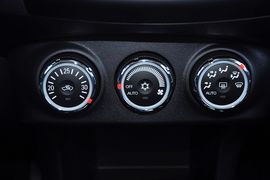 2012款三菱欧蓝德劲界3.0L豪华导航版