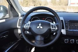 2012款三菱欧蓝德劲界3.0L豪华导航版