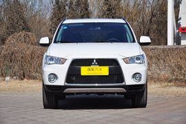 2012款三菱欧蓝德劲界3.0L豪华导航版