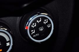 2012款三菱劲炫2.0L两驱导航炫逸版