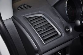 2012款三菱劲炫2.0L两驱导航炫逸版