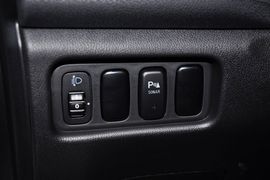 2012款三菱劲炫2.0L两驱导航炫逸版