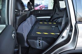 2012款东风日产奇骏2.5L