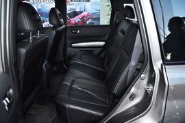 2012款东风日产奇骏2.5L