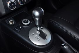 2012款东风日产奇骏2.5L