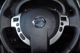 2012款东风日产奇骏2.5L