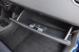 2011款长安铃木雨燕1.5L手动标准型