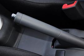 2011款长安铃木雨燕1.5L手动标准型