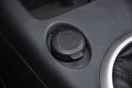 2011款长安铃木雨燕1.5L手动标准型