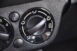 2011款长安铃木雨燕1.5L手动标准型