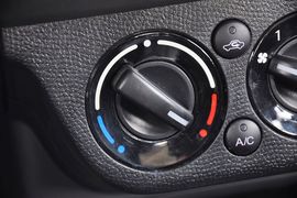 2011款长安铃木雨燕1.5L手动标准型