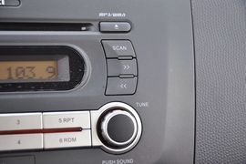 2011款长安铃木雨燕1.5L手动标准型