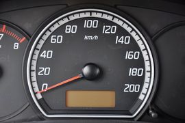 2011款长安铃木雨燕1.5L手动标准型
