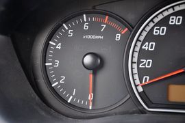 2011款长安铃木雨燕1.5L手动标准型