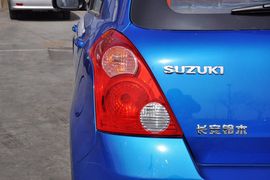 2011款长安铃木雨燕1.5L手动标准型